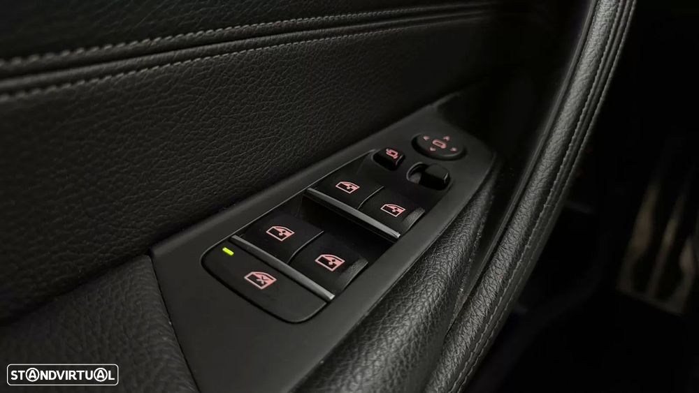 BMW 530 e Pack Desportivo M - 31