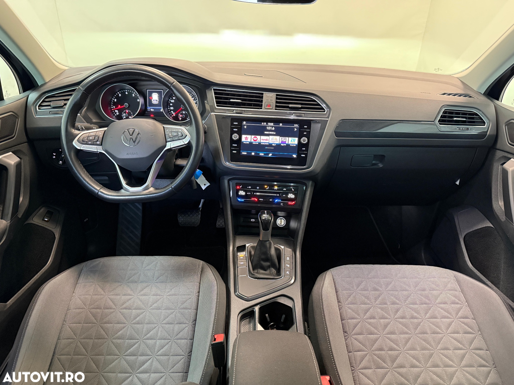 Volkswagen Tiguan 1.5 TSI ACT DSG Comfortline - 17