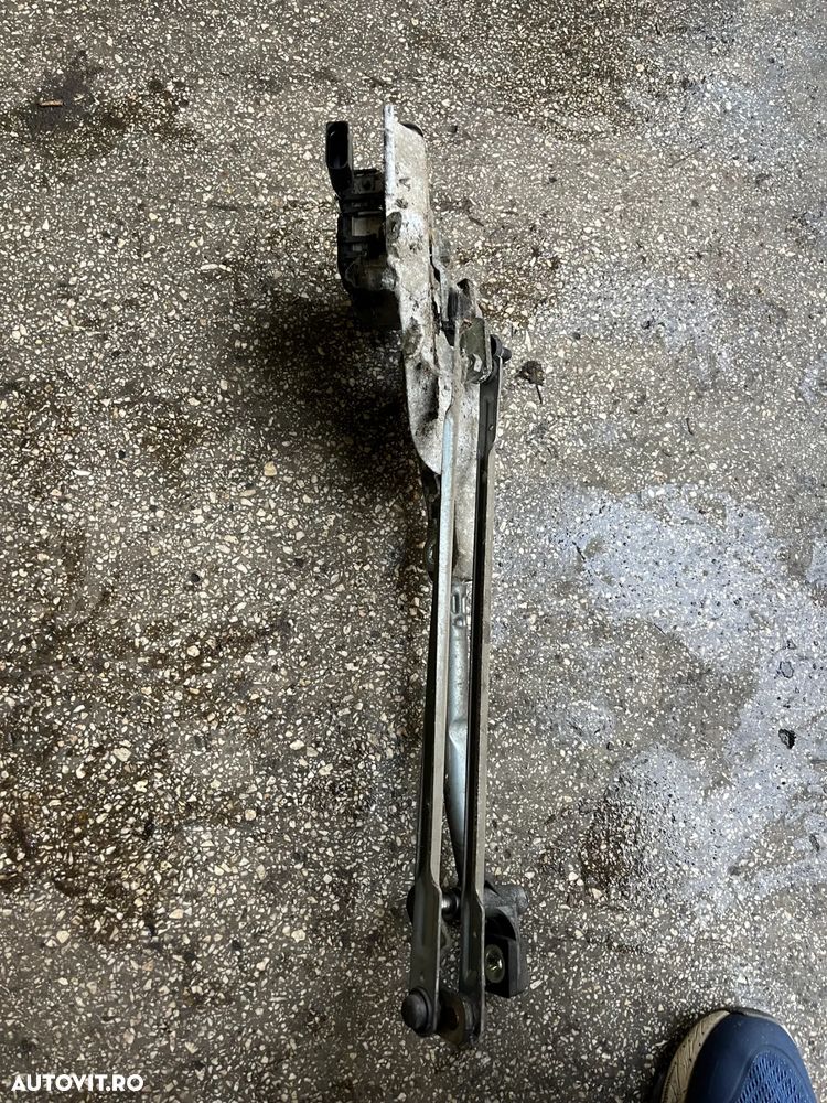 Ansamblu complet cu motoras stergatoare Ford Fiesta MK6 2011 Europa - 4