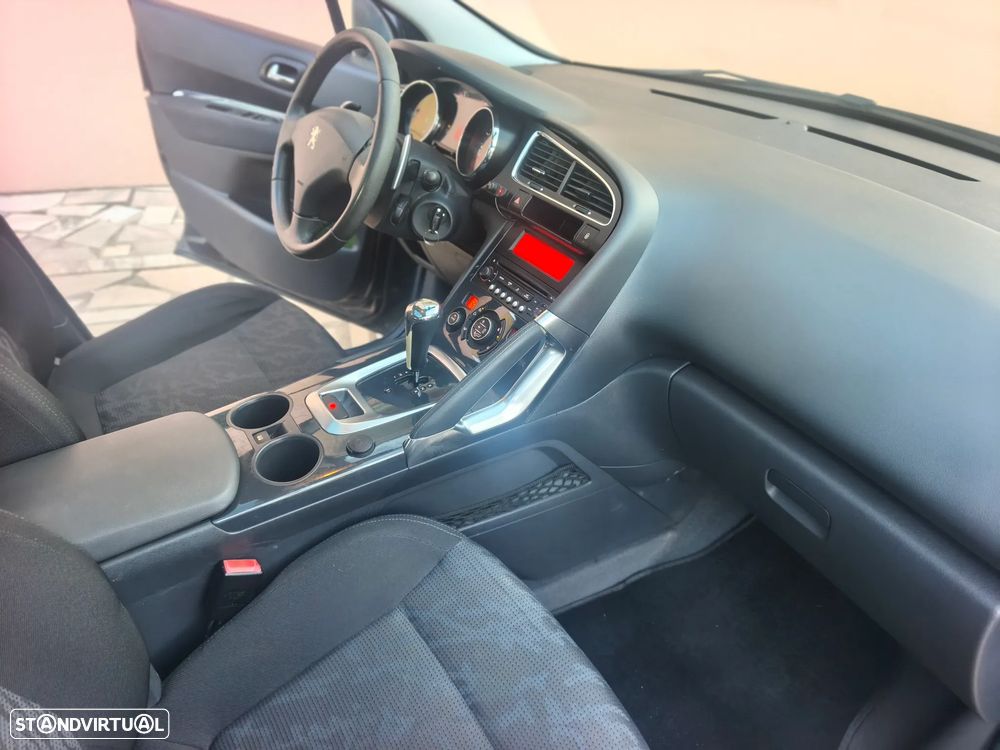 Peugeot 3008 1.6 e-HDi Allure CMP6 - 16