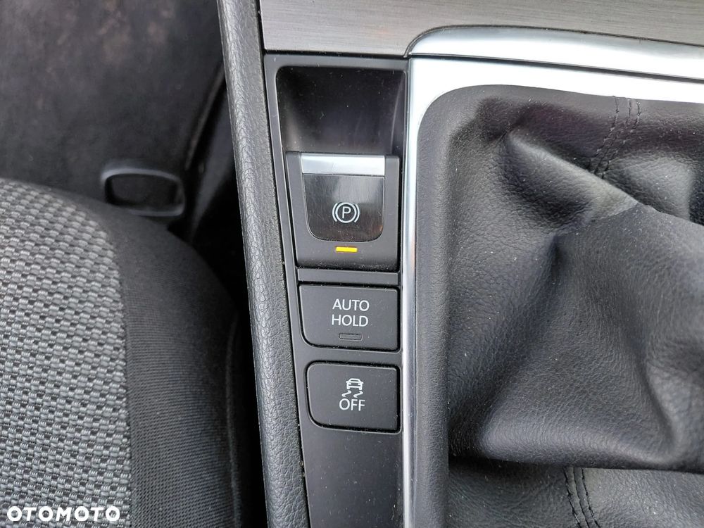 Volkswagen Passat Variant 1.8 TSI Comfortline - 24