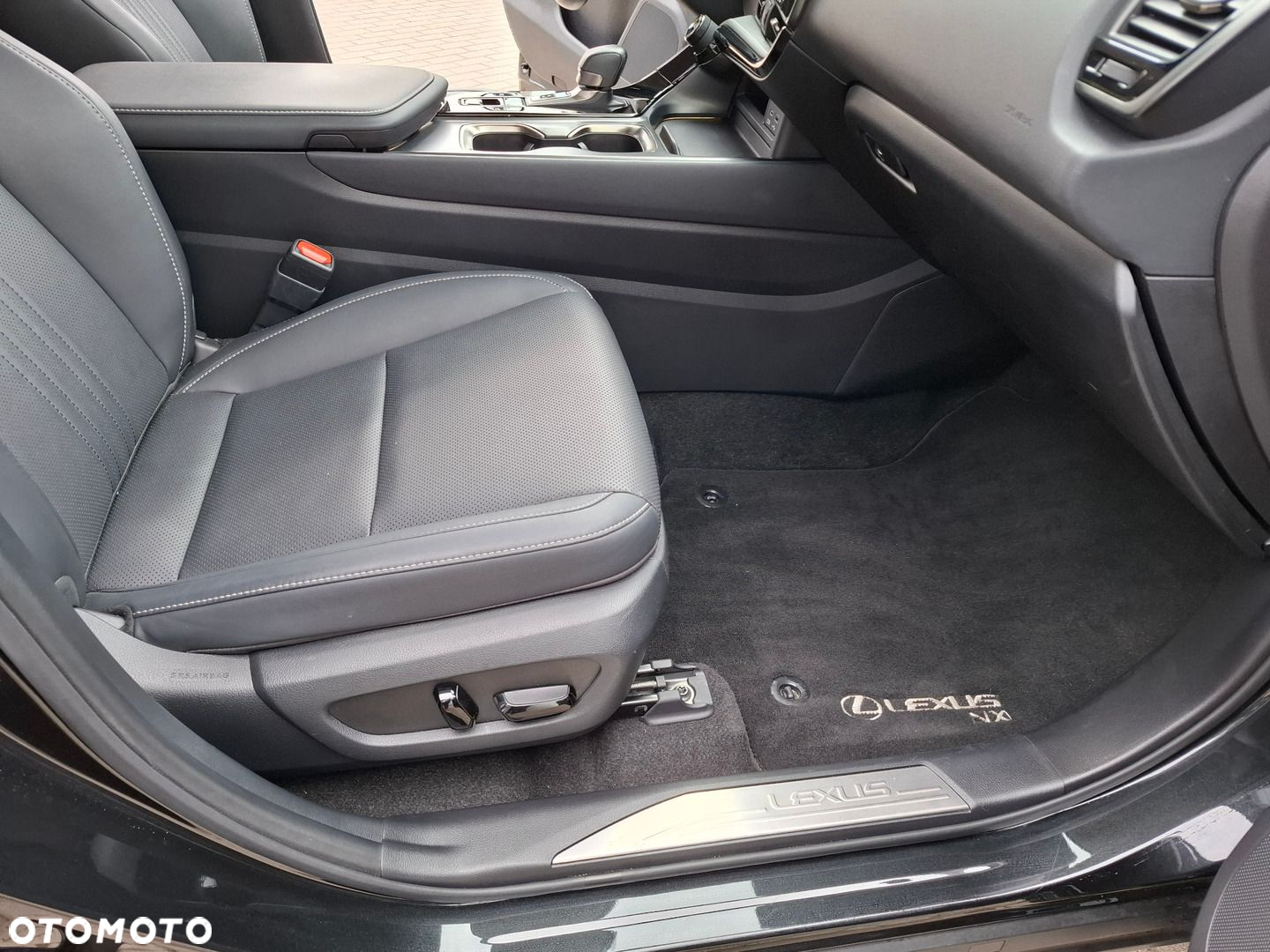 Lexus NX - 22
