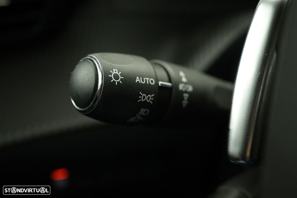 Peugeot 2008 1.2 PureTech GT EAT8 - 16