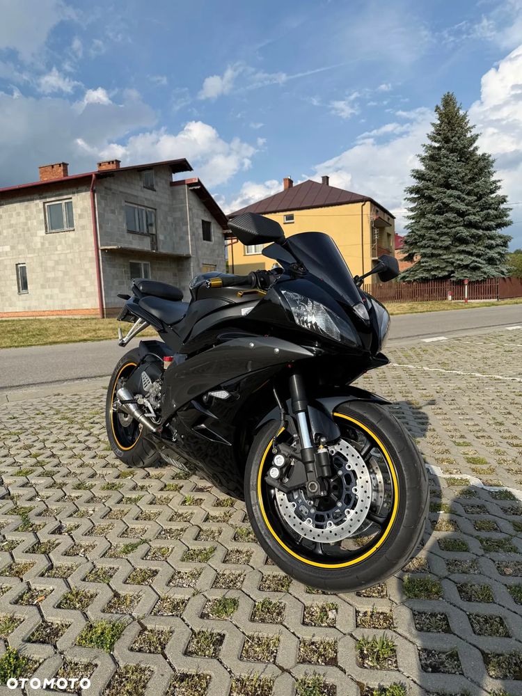 Yamaha R6 - 3