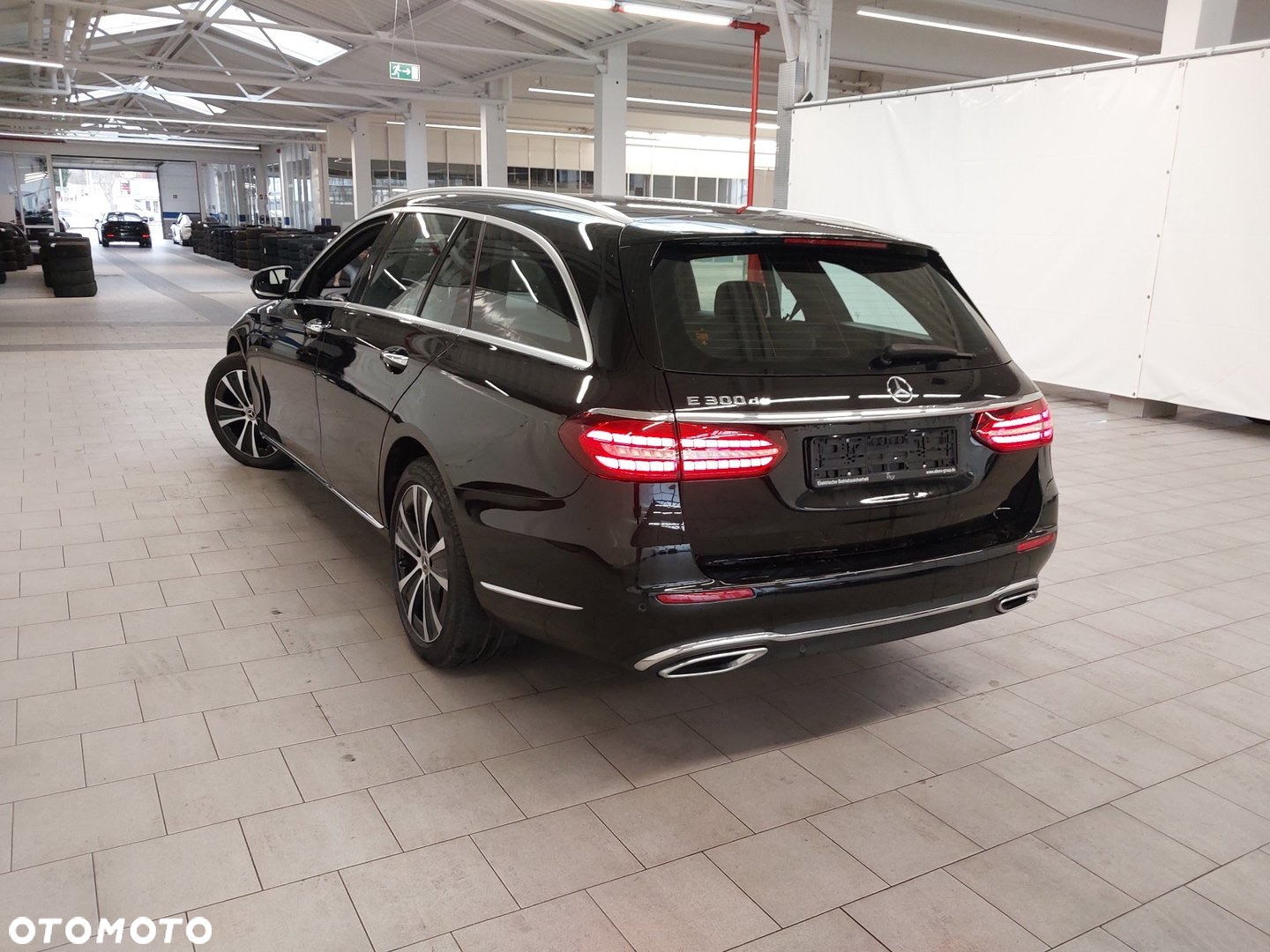 Mercedes-Benz Klasa E 300 de Exclusive - 23