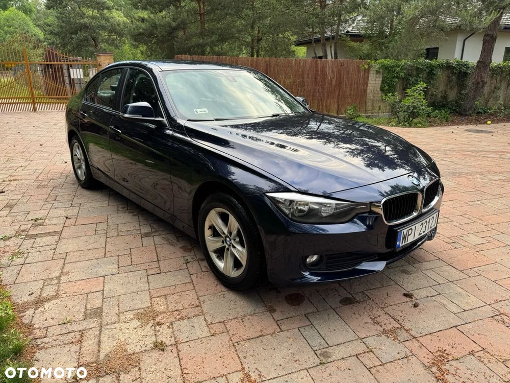 BMW Seria 3 318d - 5