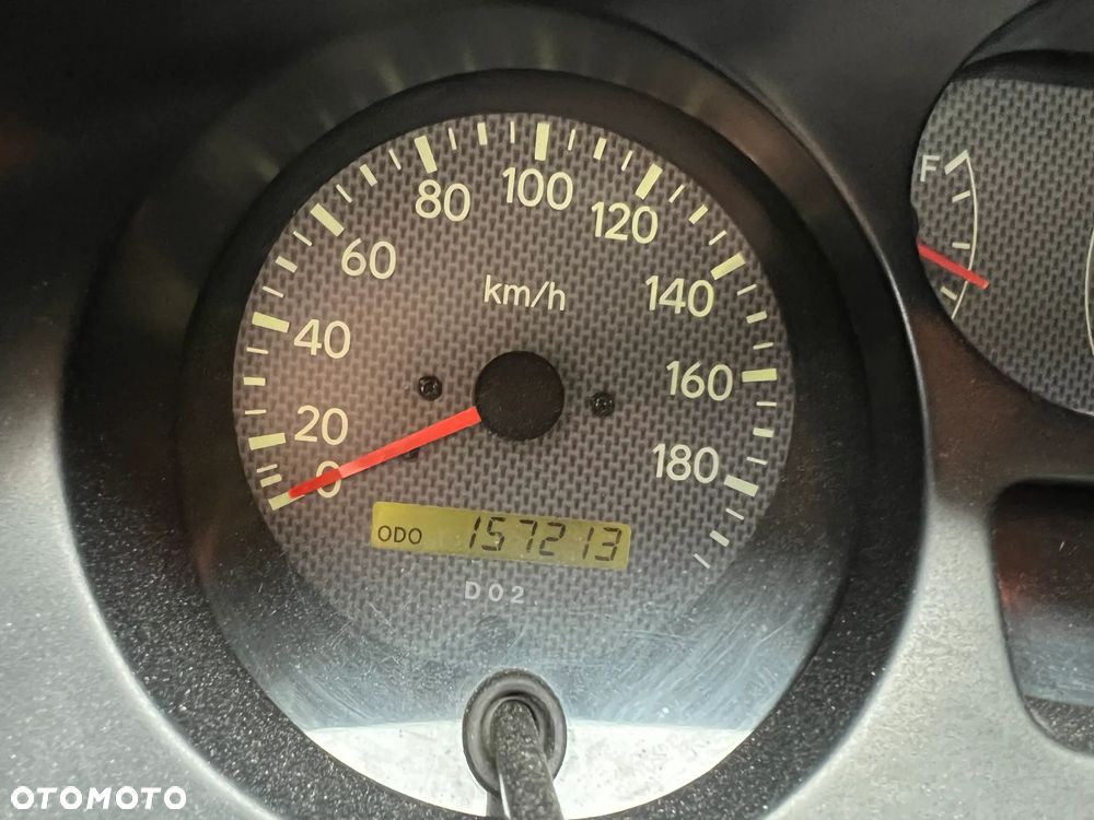Toyota RAV4 2.0 - 10