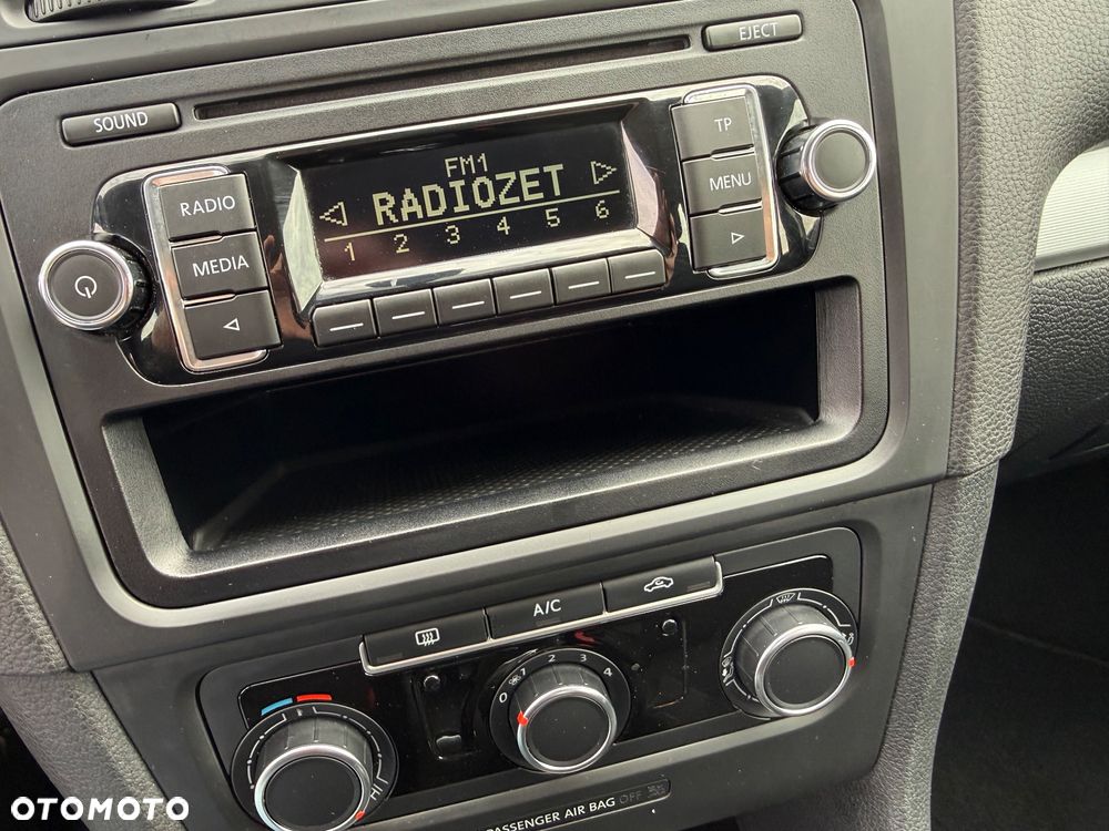 Volkswagen Golf - 34