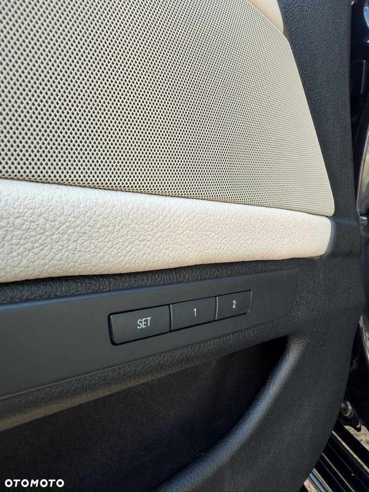 BMW Seria 5 535i - 23