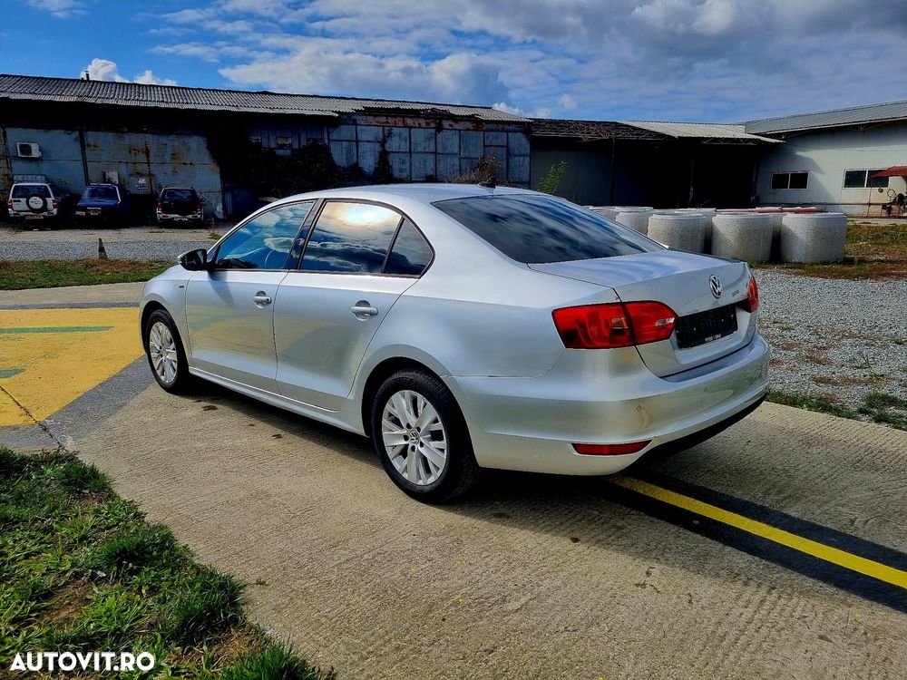 Volkswagen Jetta 1.6 TDI Blue Motion Technology Life - 3