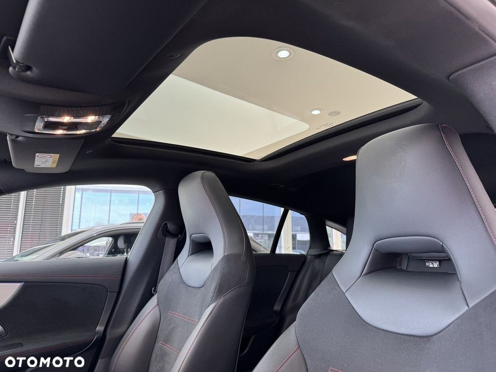 Mercedes-Benz CLA 250 E AMG Line 8G-DCT - 11