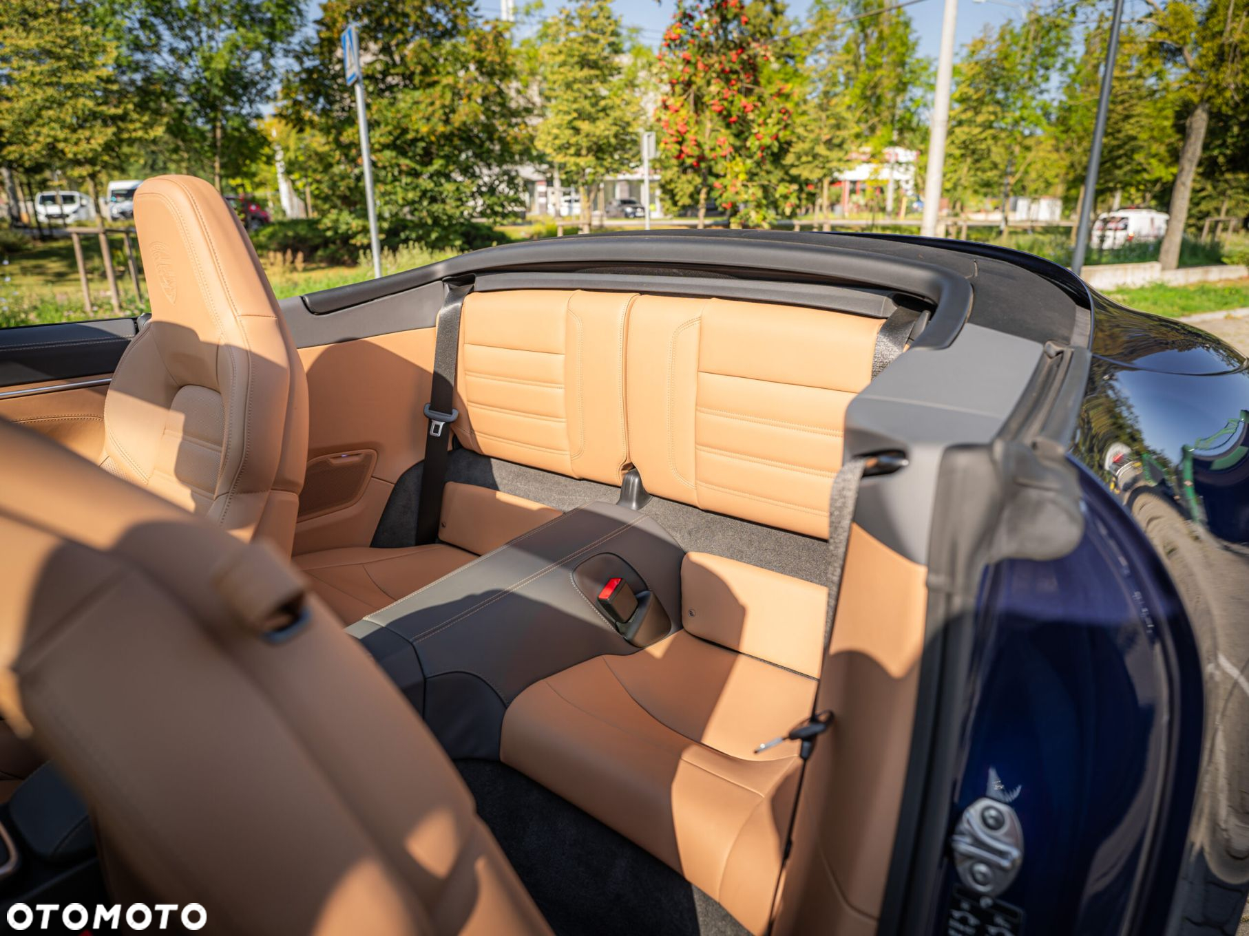 Porsche 911 Carrera GTS Cabrio - 20