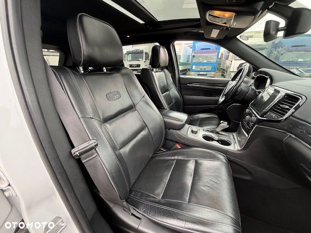 Jeep Grand Cherokee - 28