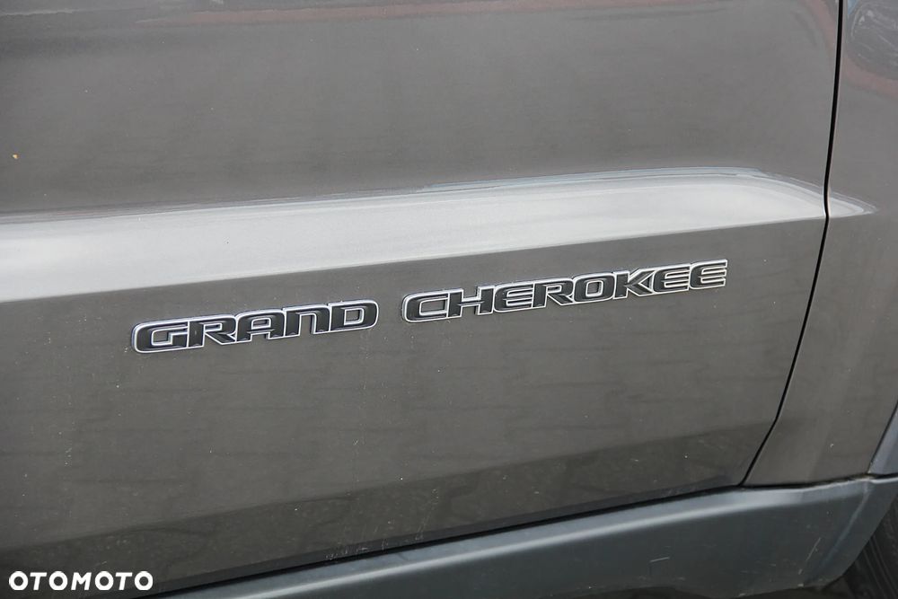 Jeep Grand Cherokee - 13