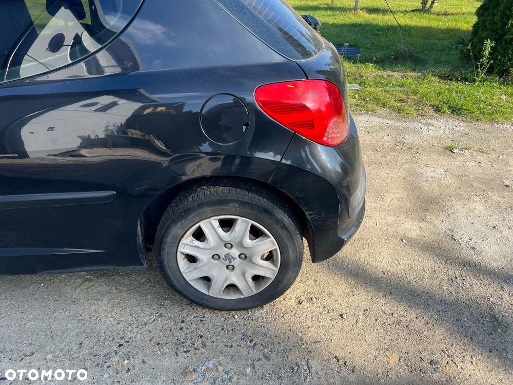 Peugeot 207 2008 photo 4
