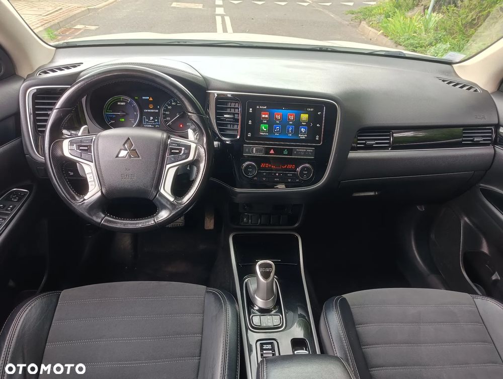 Mitsubishi Outlander 2.4 4WD Diamant+ - 16