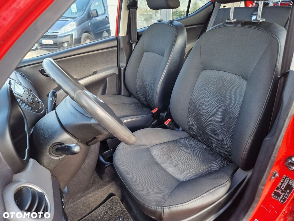 Hyundai i10 1.1 Automatik Style - 9