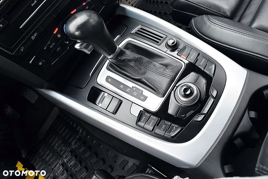 Audi Q5 3.2 FSI Quattro S tronic - 29