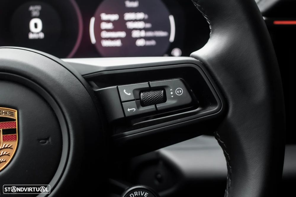 Porsche Macan Electric 4 - 16