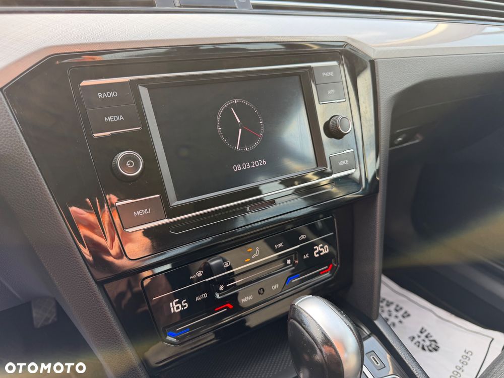 Volkswagen Passat 2.0 TDI EVO Business DSG - 25