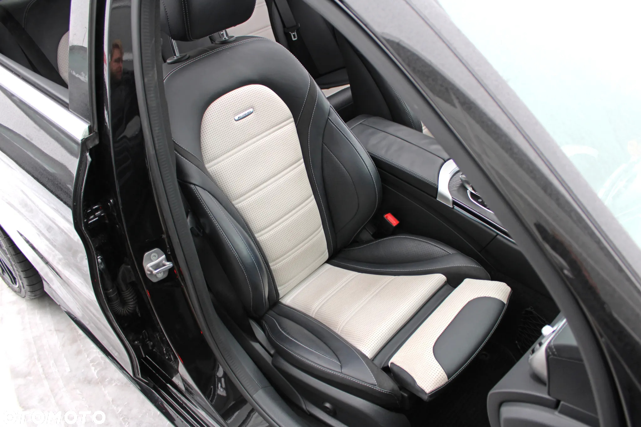 Mercedes-Benz Klasa C AMG 63 AMG Speedshift 7G-MCT - 15