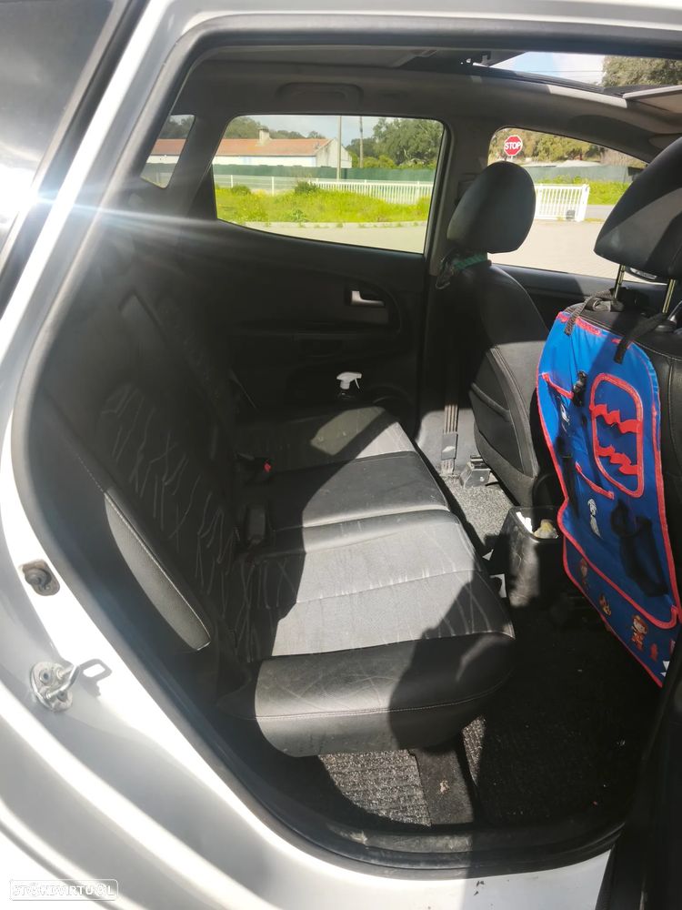 Kia Venga 1.4 CRDi TX ISG - 10