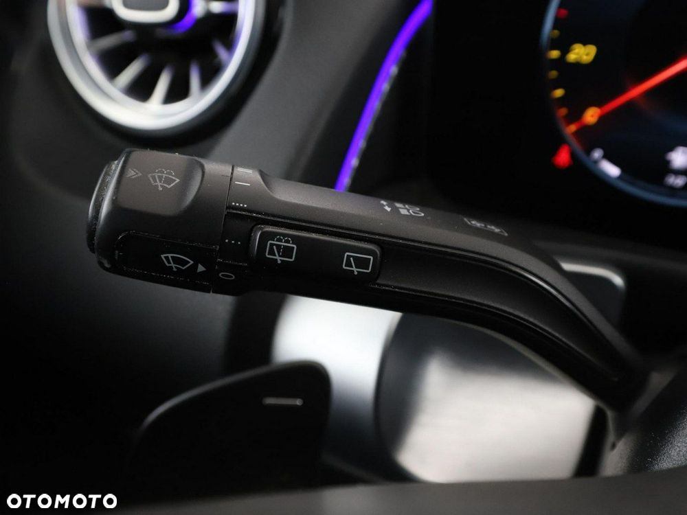 Mercedes-Benz GLB 200 d Progressive 8G-DCT - 40