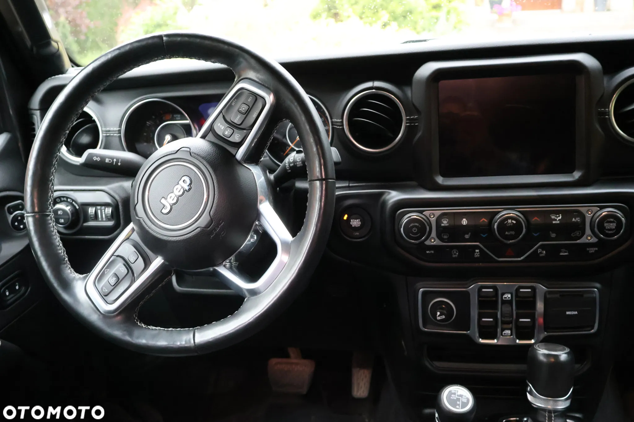 Jeep Wrangler - 24