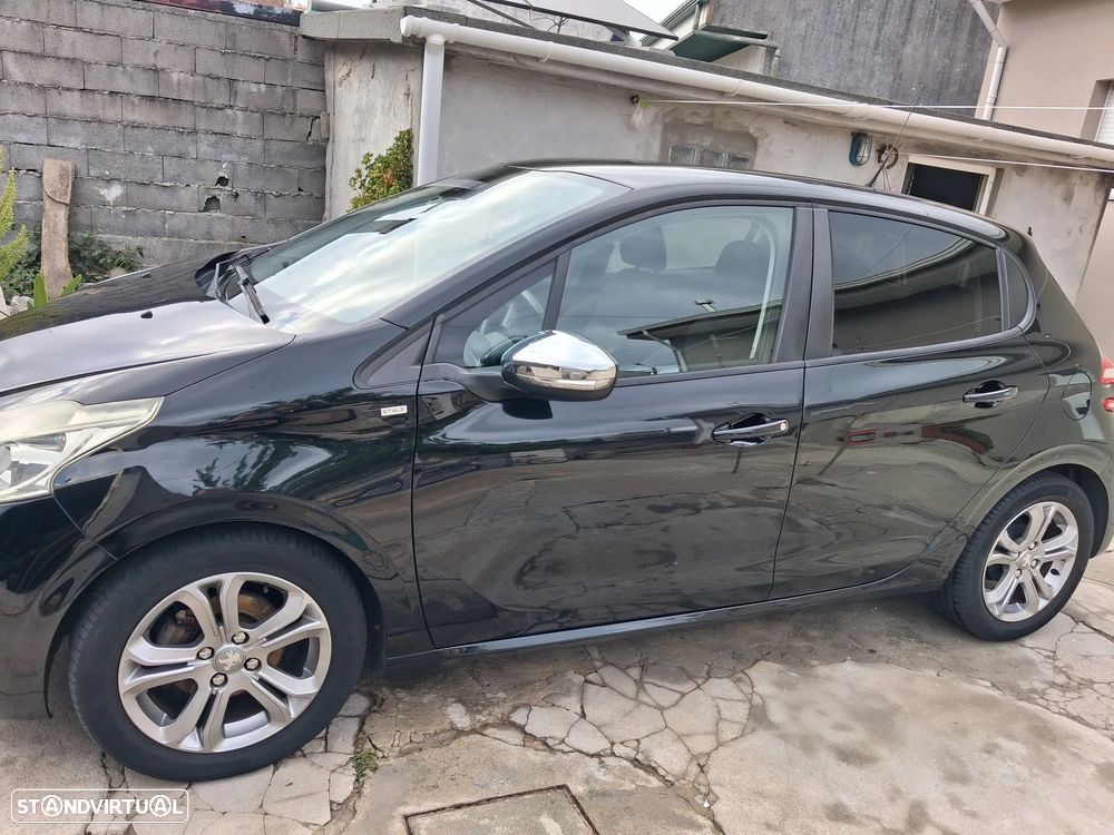 Peugeot 208 1.2 VTi SE Style - 9