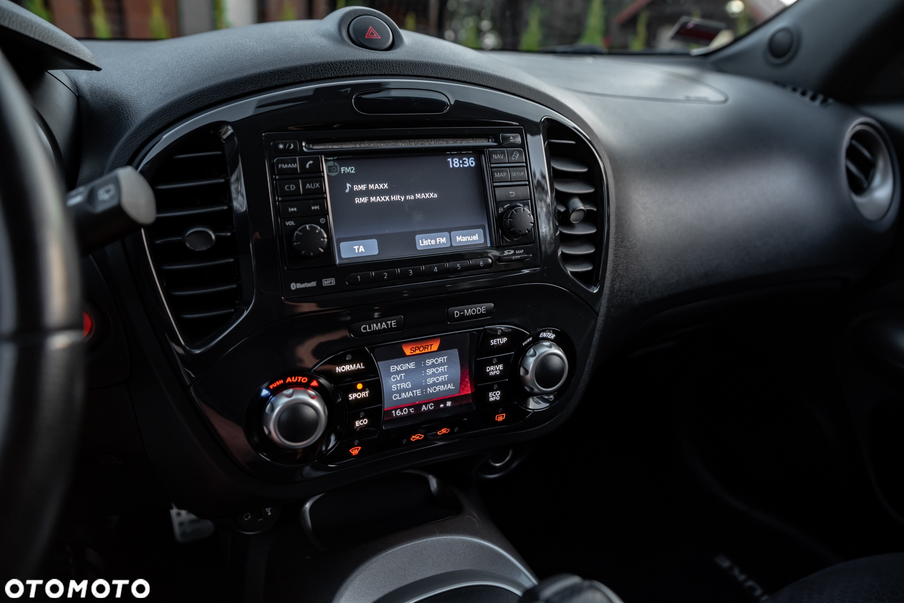 Nissan Juke 1.6 T Tekna 4x4 - 35