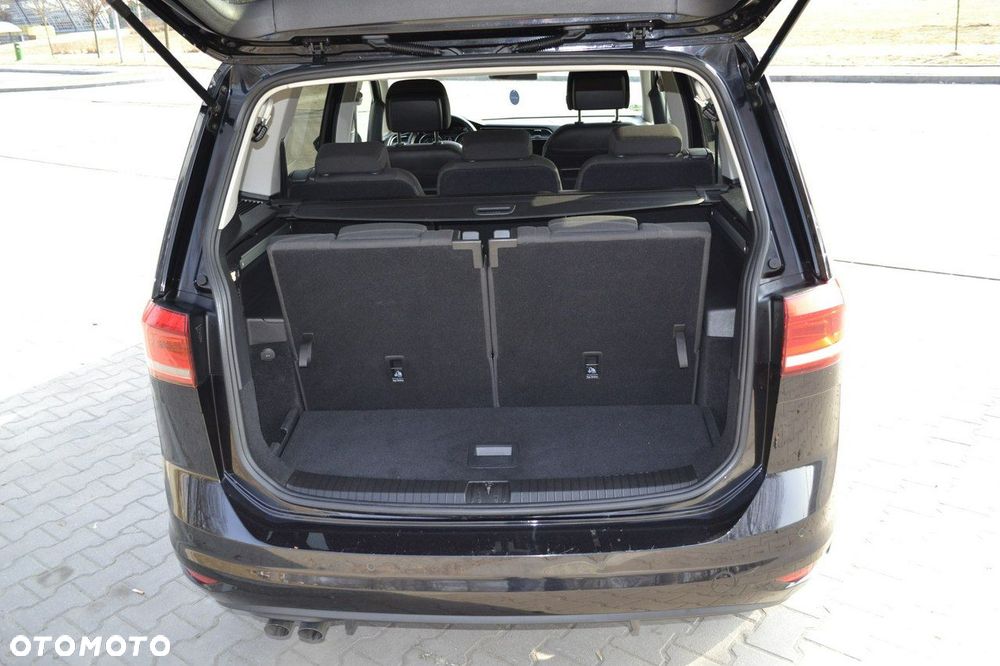 Volkswagen Touran - 15