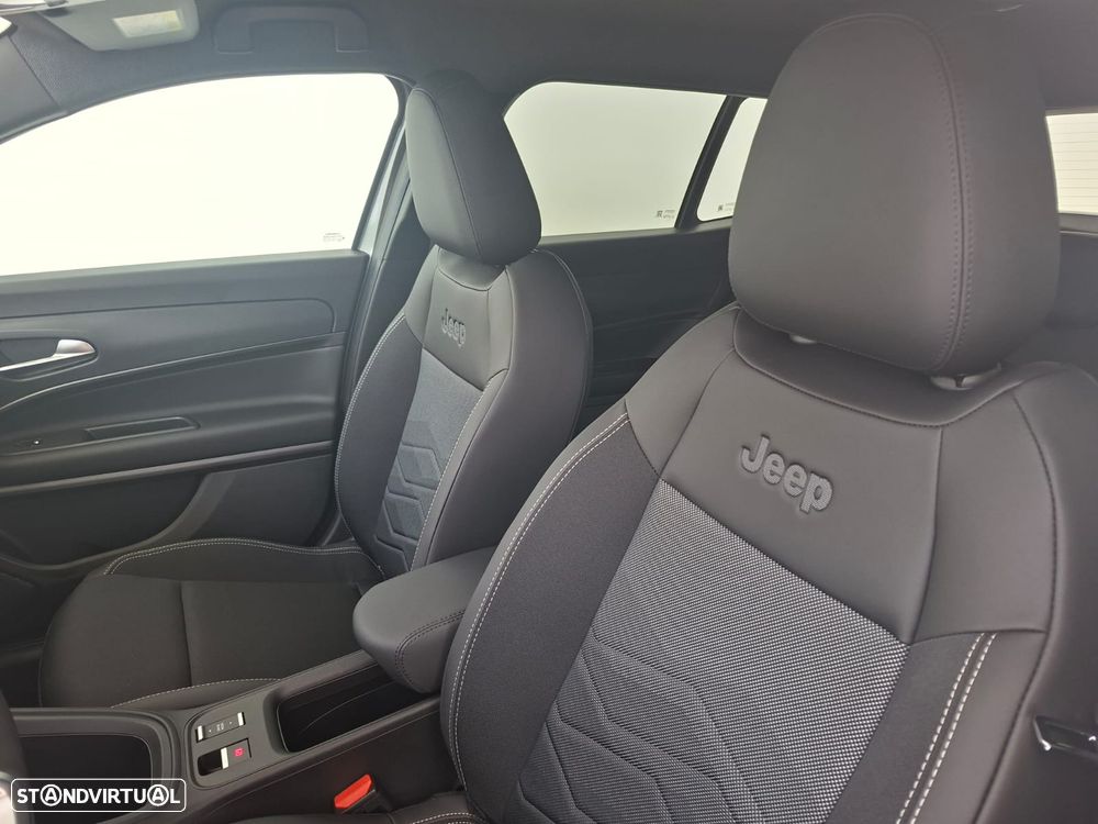 Jeep Avenger 1.2 e-Hybrid Black Edition DCT - 10