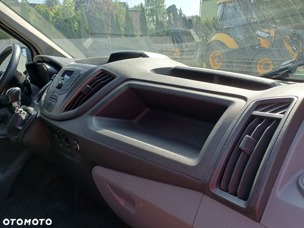 Ford Transit - 12