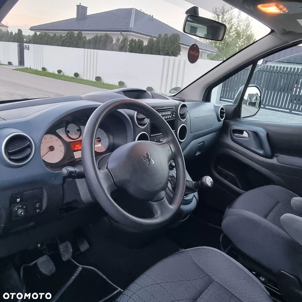 Peugeot Partner 110 Tendance mit Familien-Paket - 9