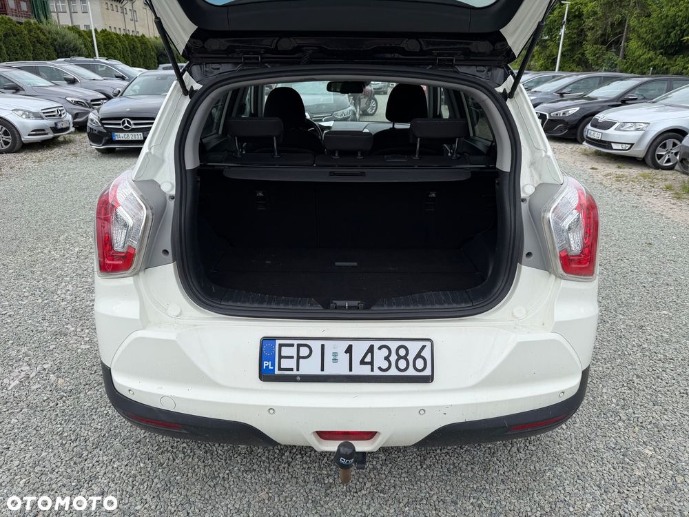 SsangYong/KGM Tivoli e-XGi 160 2WD Black+White - 34