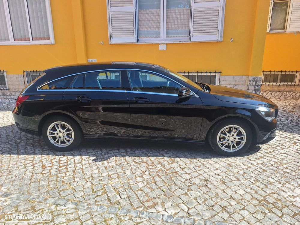 Mercedes-Benz CLA 180 d Shooting Brake - 4