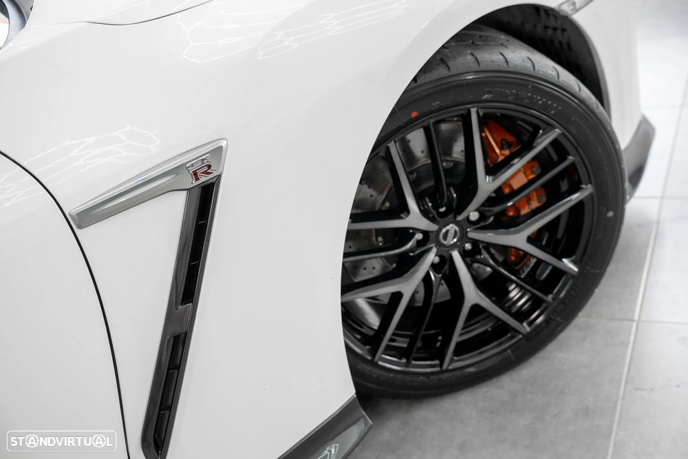 Nissan GT-R Prestige Edition - 20