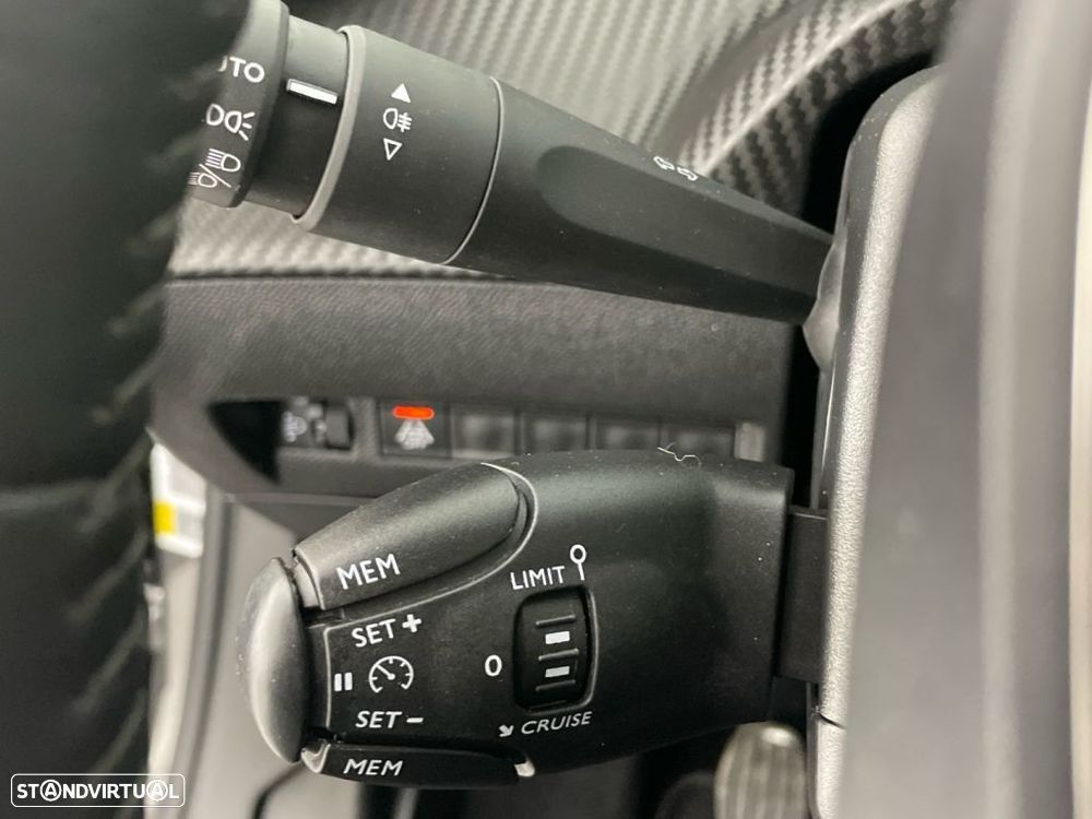 Peugeot 2008 1.2 PureTech Active - 16