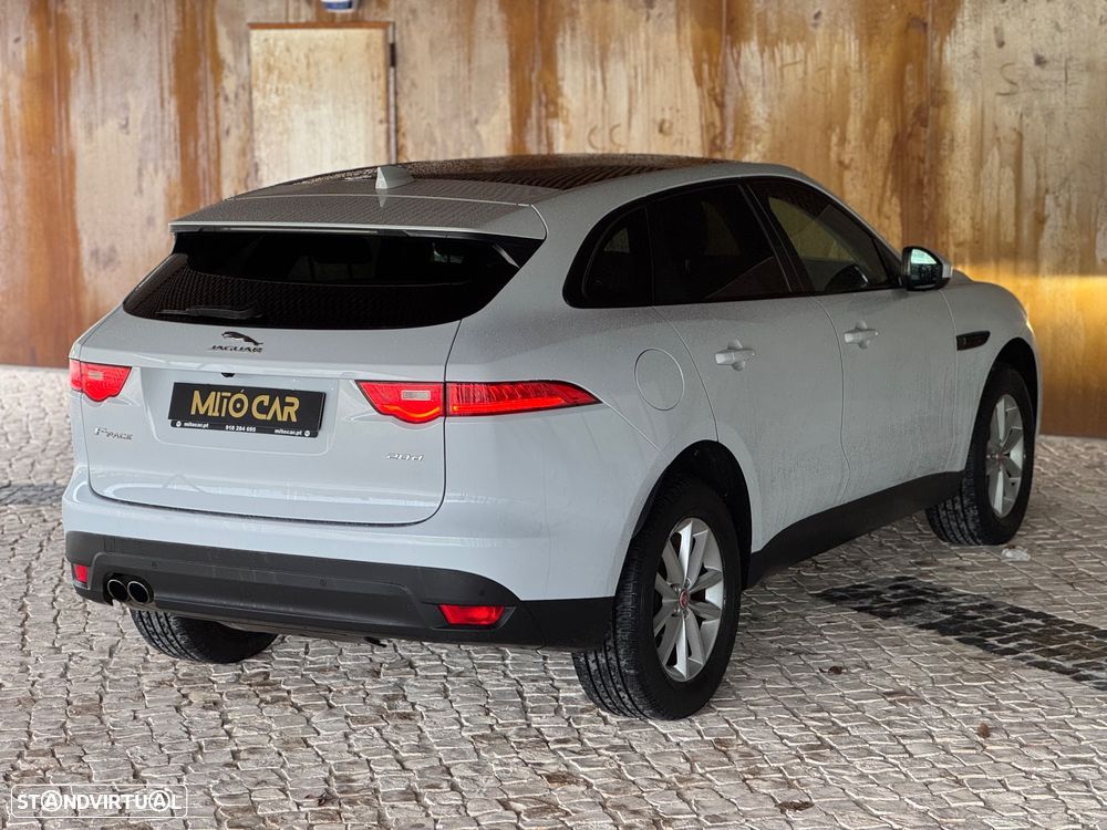 Jaguar F-Pace 2.0 i4D Pure - 3
