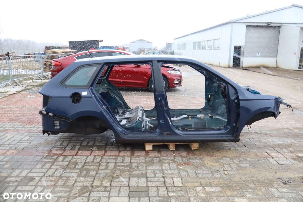 BŁOTNIK ĆWIARTKA PRAWY TYŁ SKODA FABIA III 1.0MPI - 1