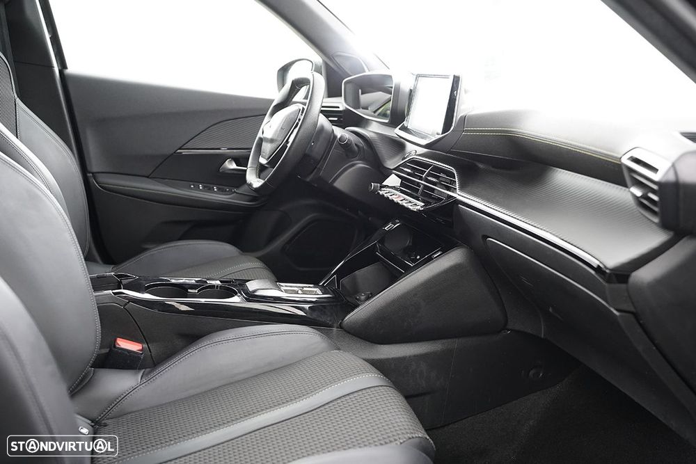 Peugeot e-2008 50 kWh GT - 21
