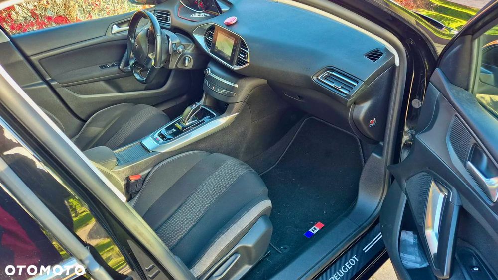 Peugeot 308 - 25
