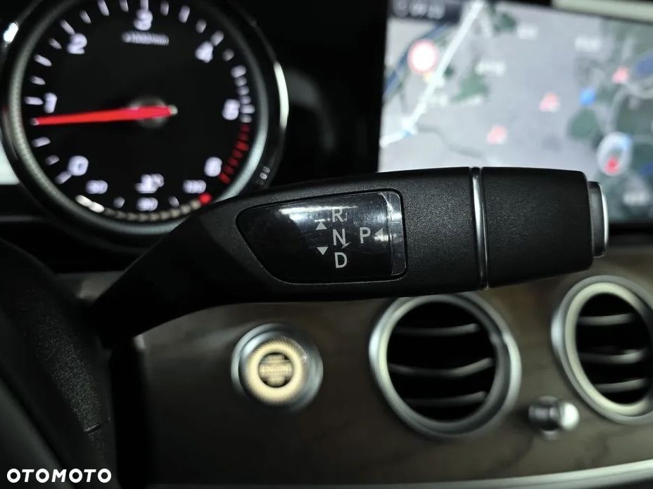 Mercedes-Benz Klasa E 220 d 4Matic All-Terrain 9G-TRONIC Exclusive - 10