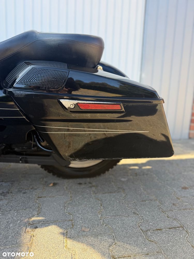 Harley-Davidson Touring Street Glide - 17