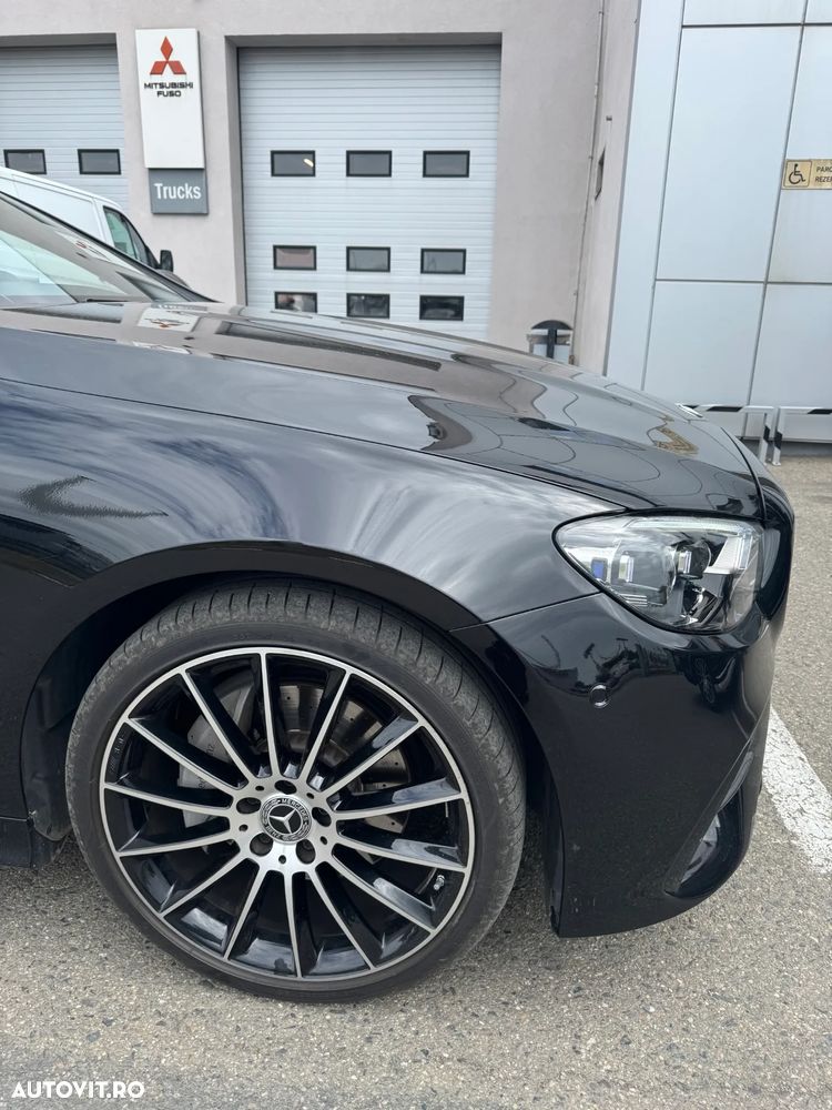 Mercedes-Benz E - 12