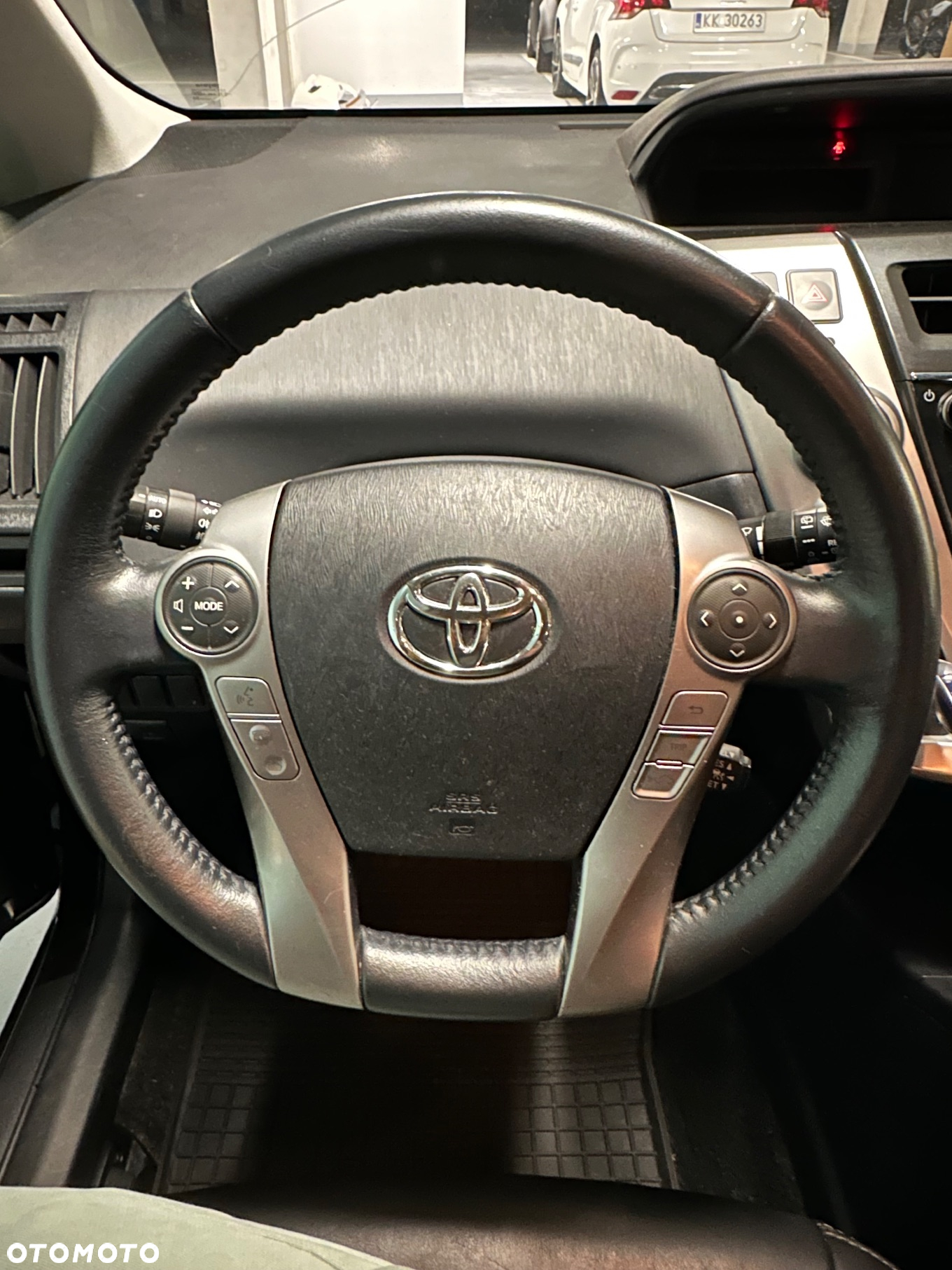 Toyota Prius+ (Hybrid) - 15