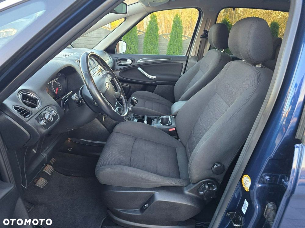 Ford S-Max - 12