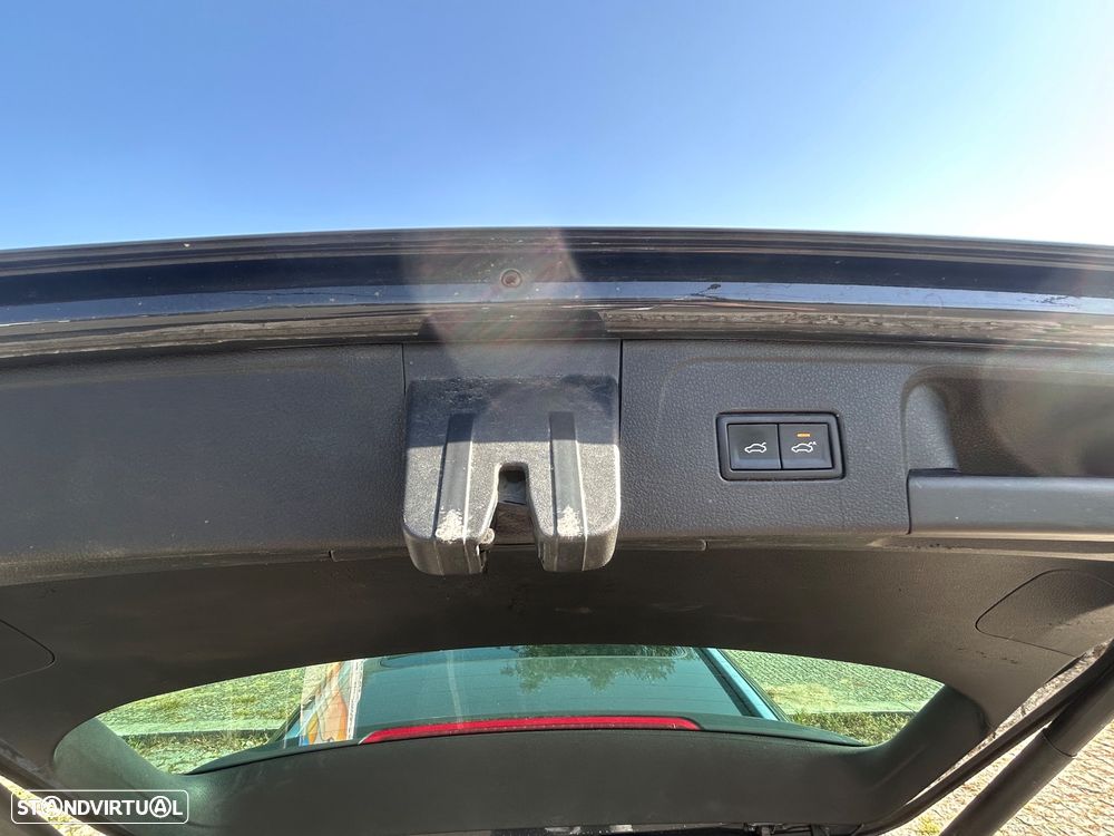 VW Passat 1.6 TDI Highline DSG - 8