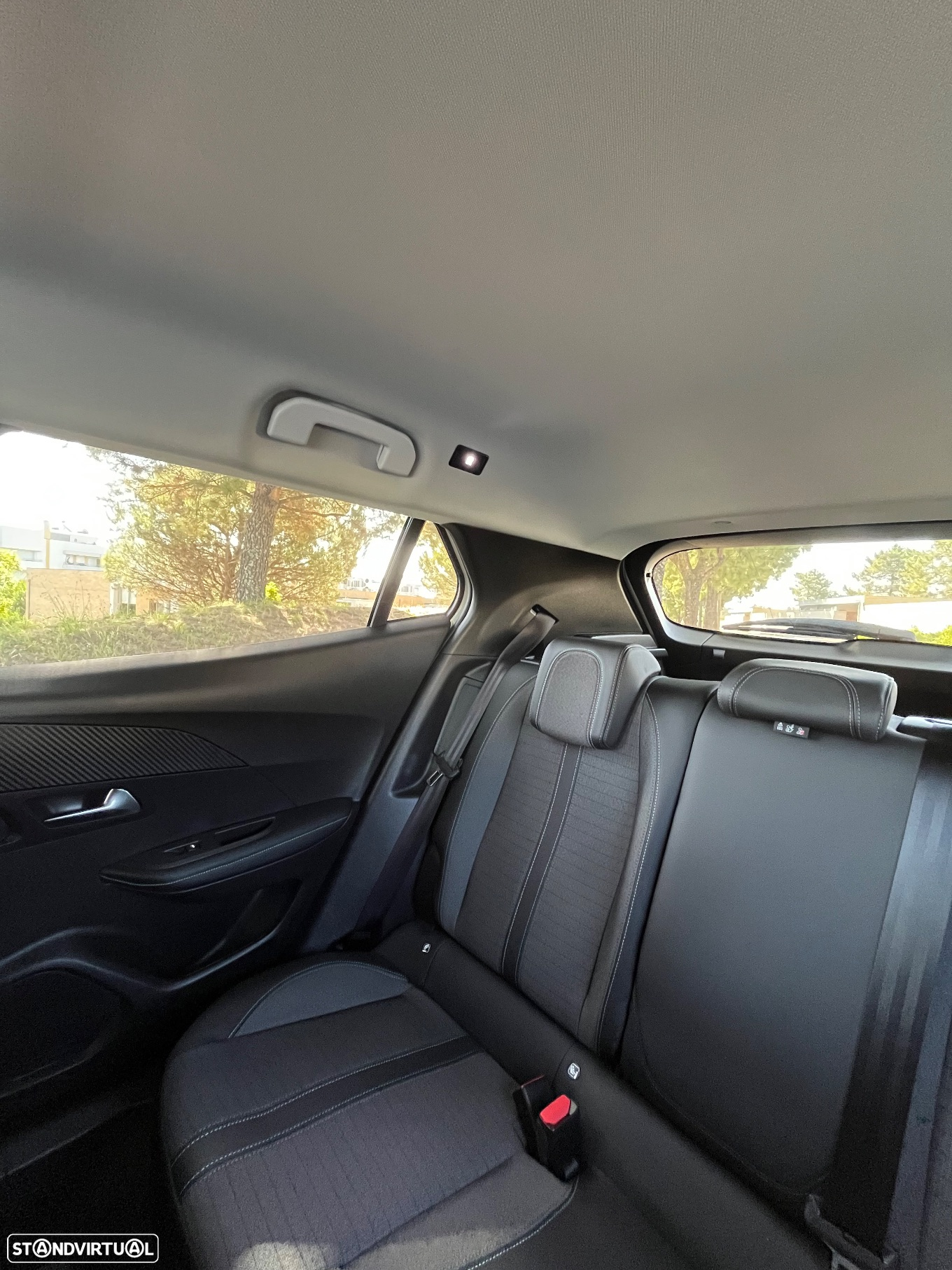 Peugeot e-2008 50 kWh Allure Pack - 24