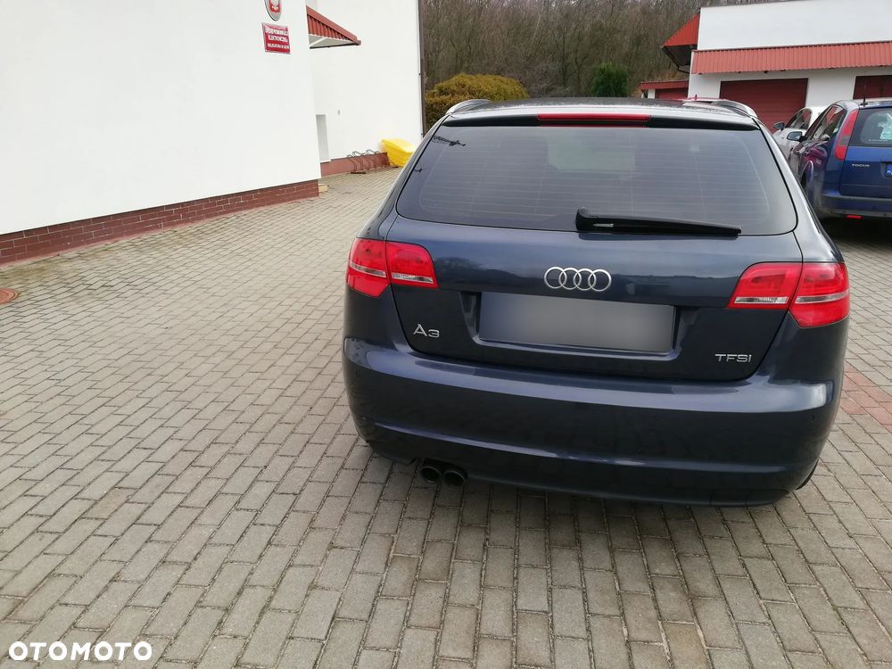 Audi A3 Sportback 1.8 TFSI Ambiente - 4